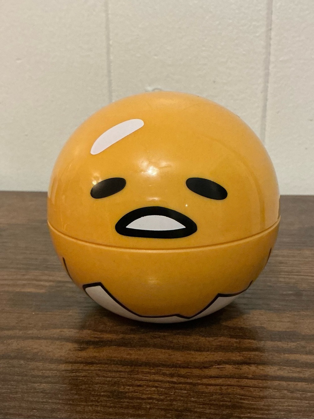 Vintage Rare HTF Sanrio 2017 Gudetama Magic 8 Ball Answers Questions Toy